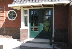 Vervangen houten deuren en kozijnen